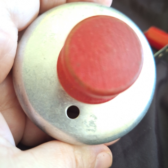 Vintage wood red handle cookie/donut/Biscuit cutter - Picture 3 of 10